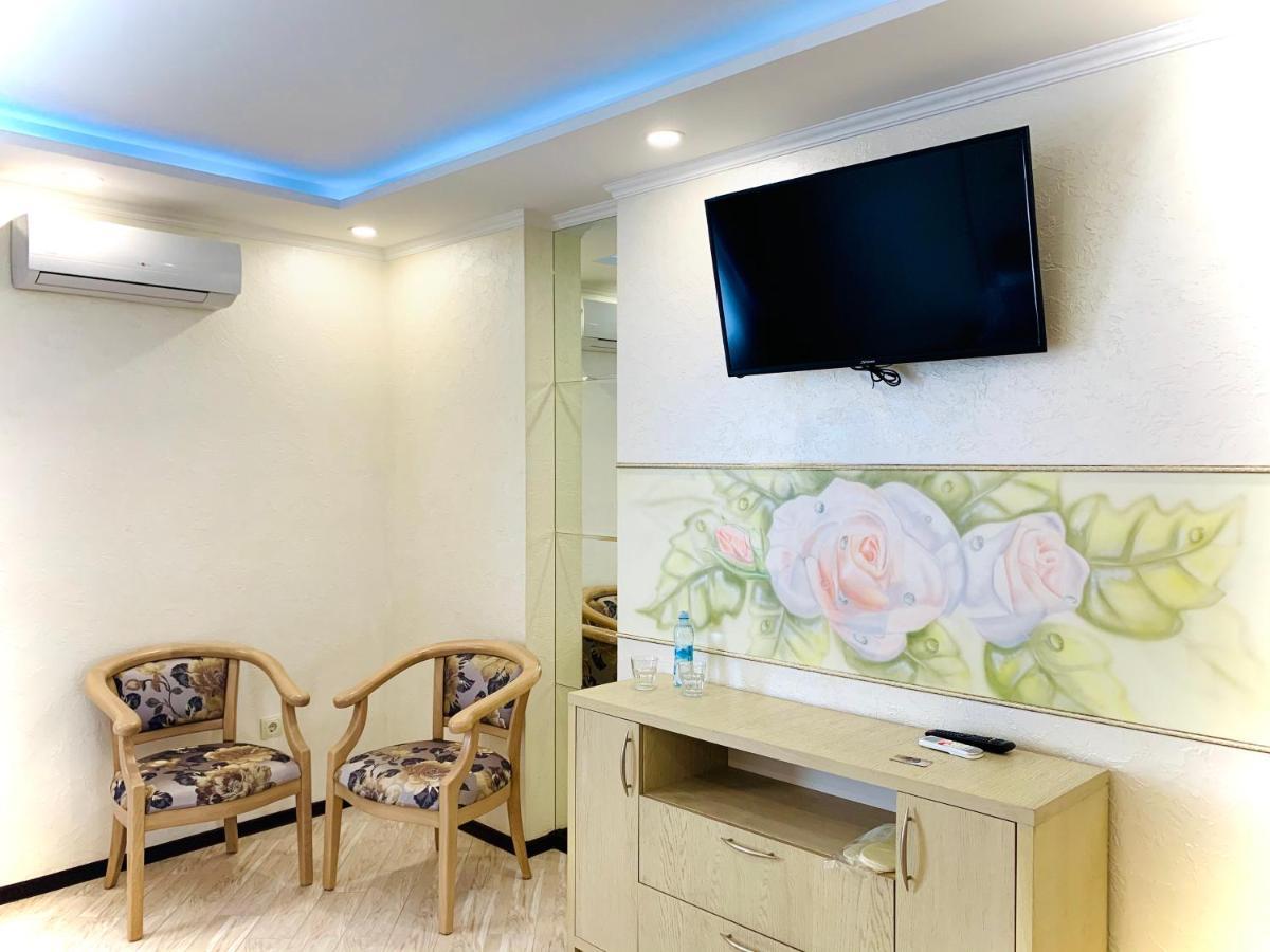 Hotel-Restaurant Complex Relax Zhytomyr Exterior photo
