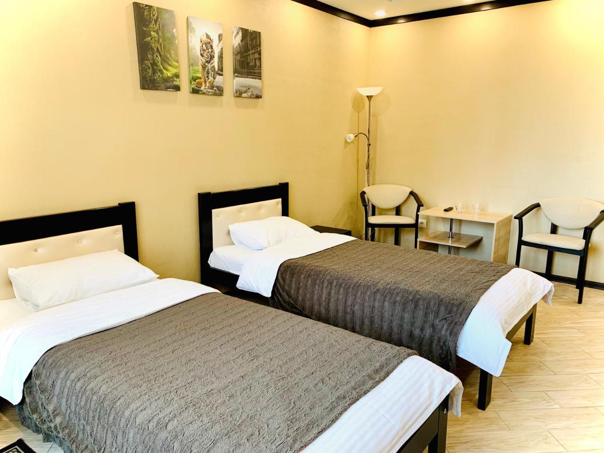 Hotel-Restaurant Complex Relax Zhytomyr Exterior photo